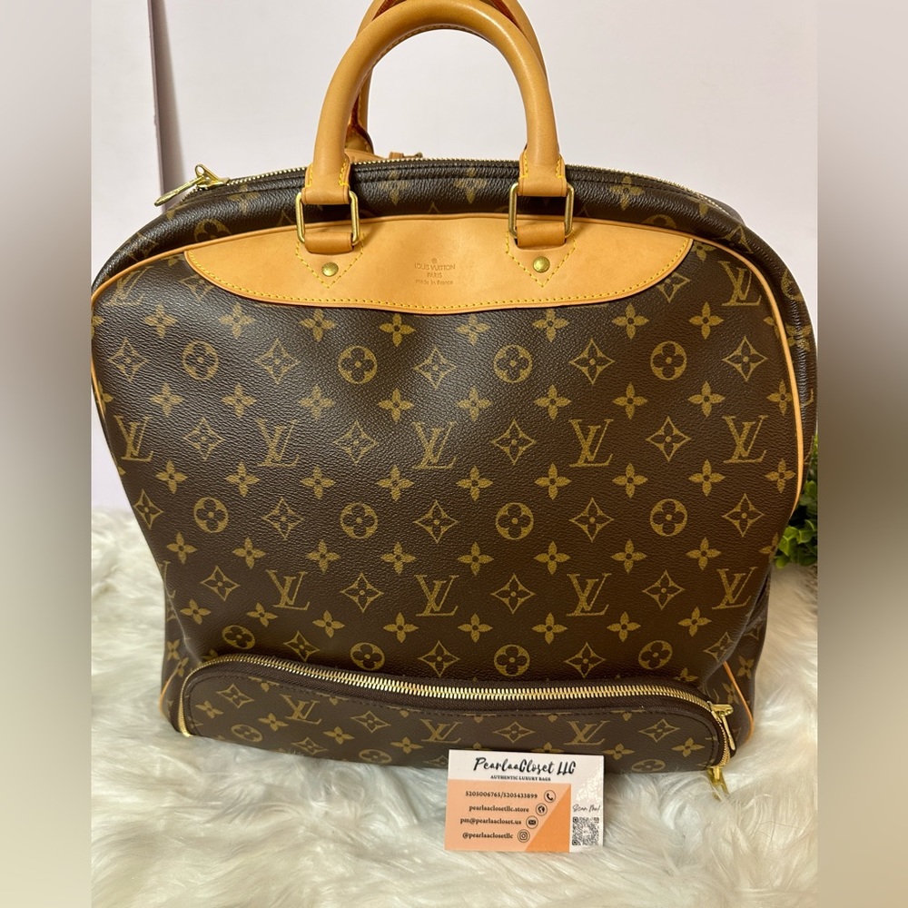 💎✨Authentic✨💎 louis Vuitton Canvass monogram Evasion hand carry travel